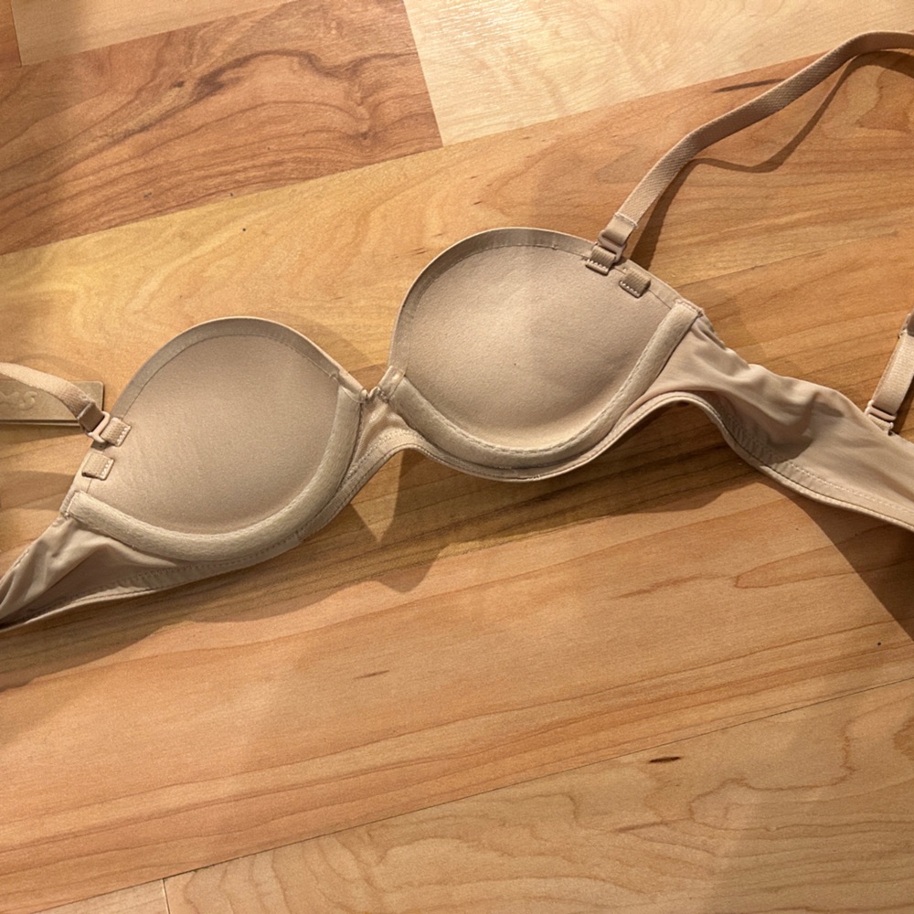 SKIMS Classic Nude Bra - Picture 3 of 3
